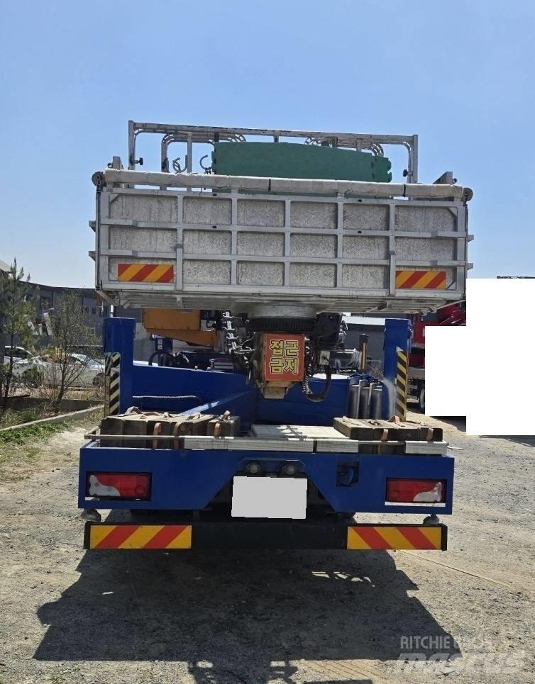Jinwoo JW450 Camion nacelle