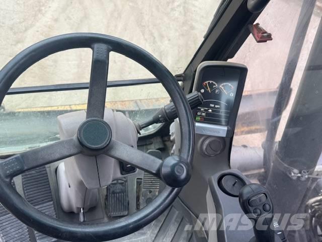 Volvo EW 140 C Pelle sur pneus