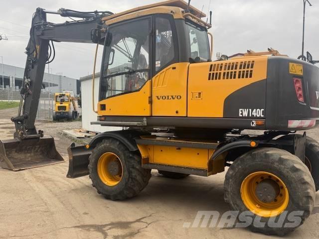 Volvo EW 140 C Pelle sur pneus