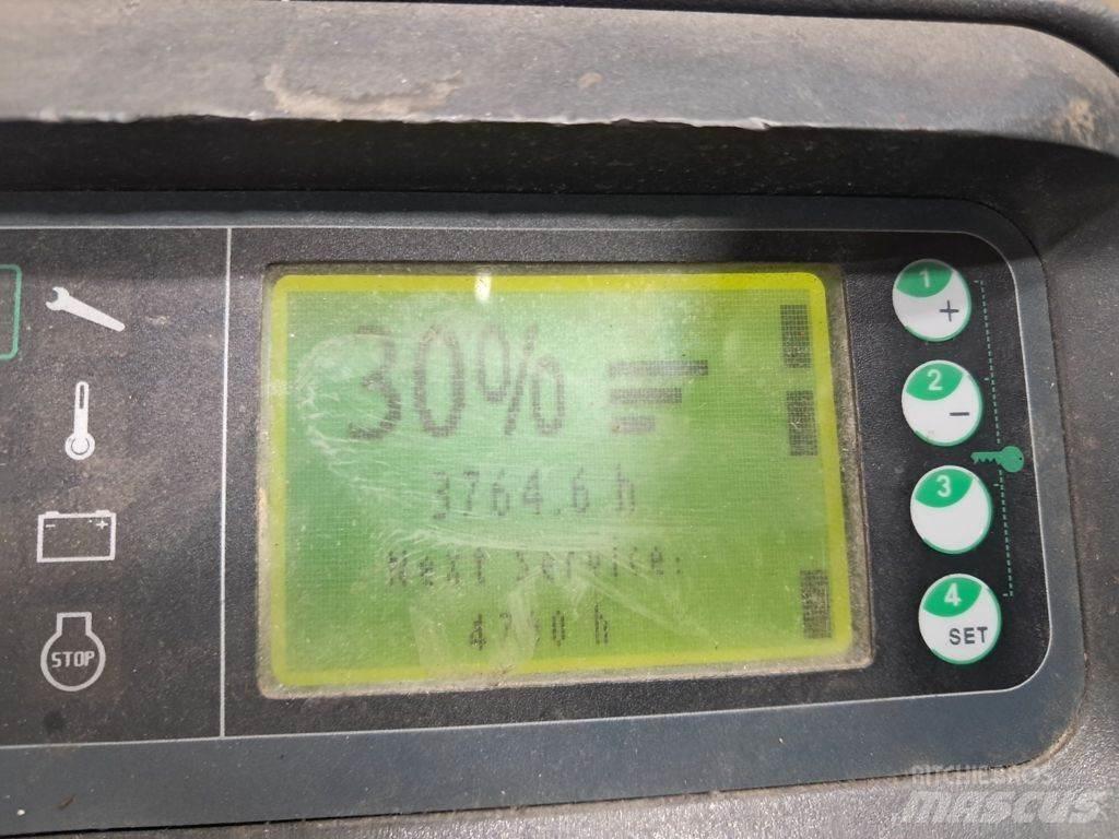 Linde D12 AP Gerbeur accompagnant