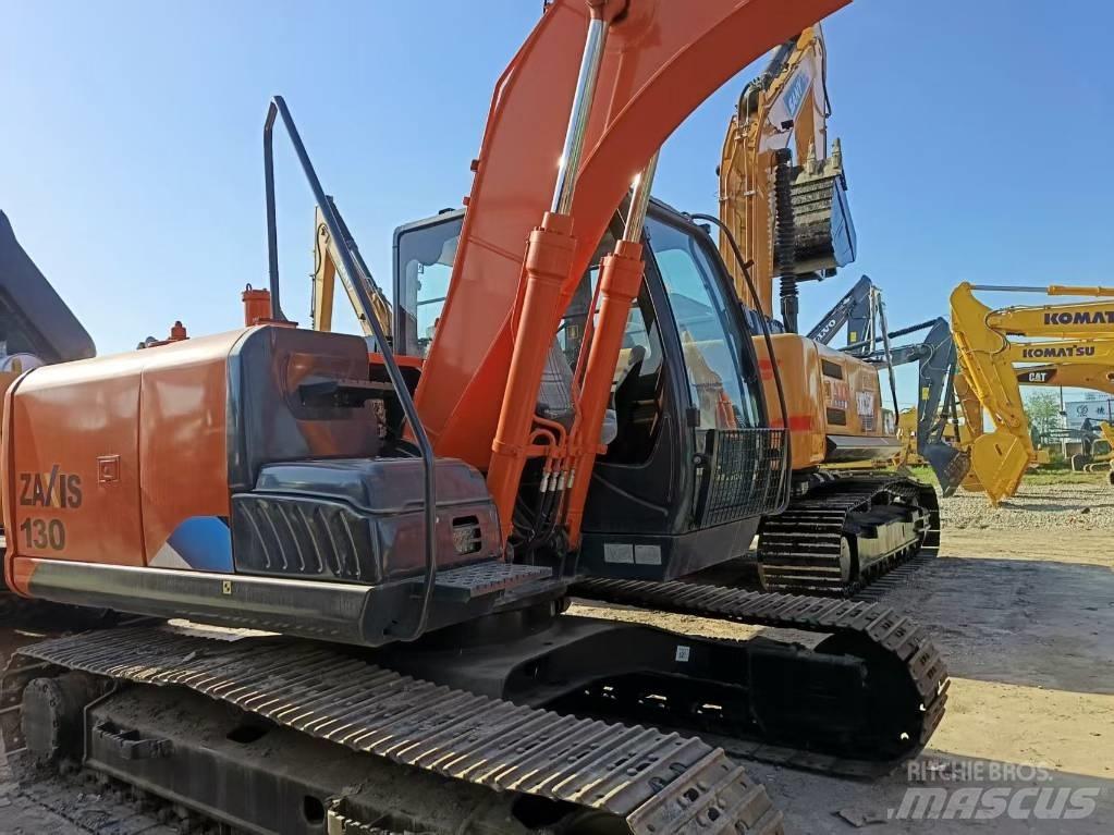 Hitachi ZX130-5A Pelle sur chenilles