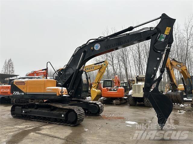 Hyundai R220LC-9S Pelle sur chenilles
