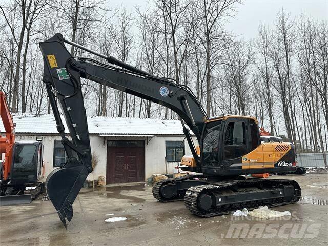 Hyundai R220LC-9S Pelle sur chenilles