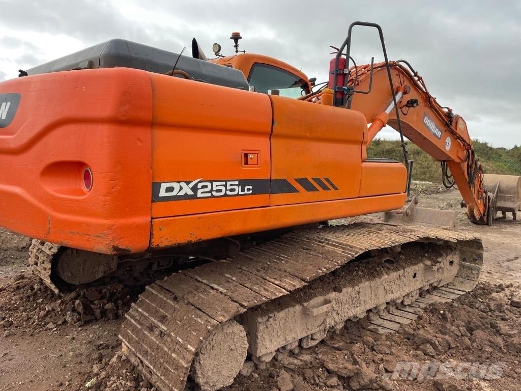 Doosan DX 255 LC Pelle sur chenilles
