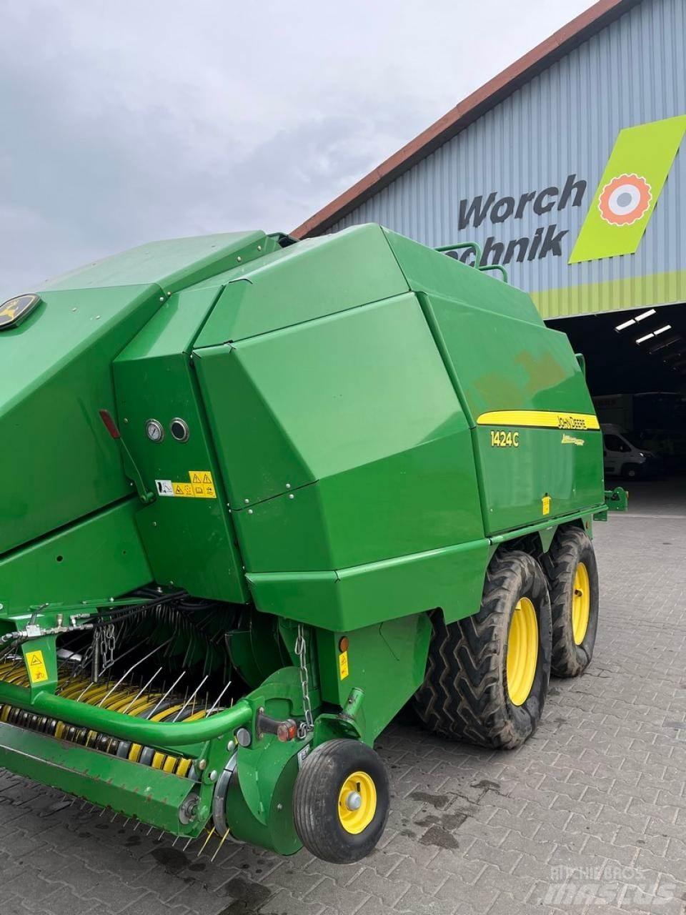 John Deere 1424 C Presse cubique