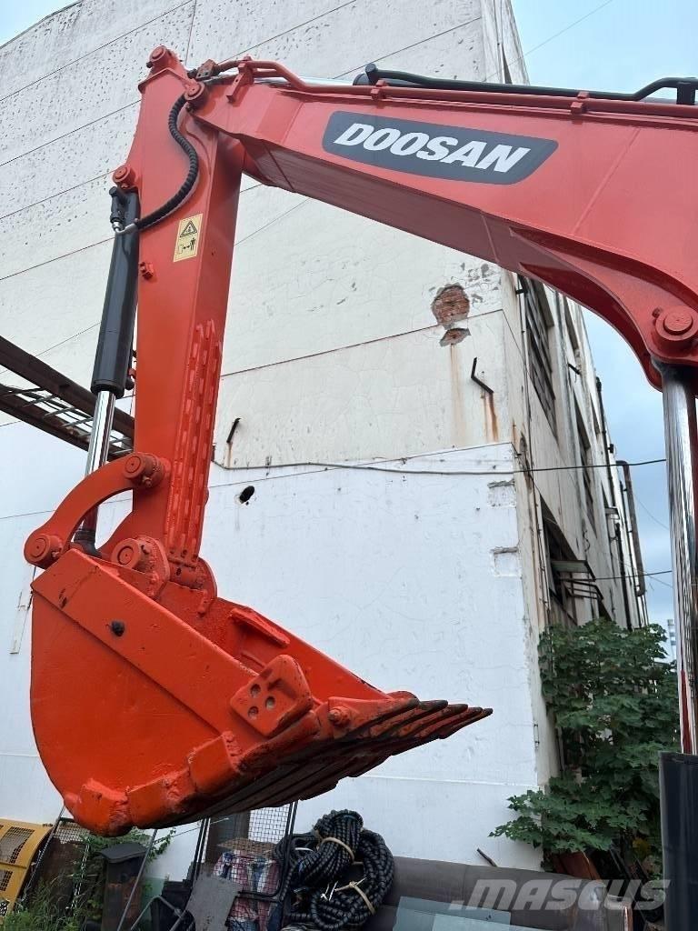 Doosan DX 60 Mini pelle < 7t