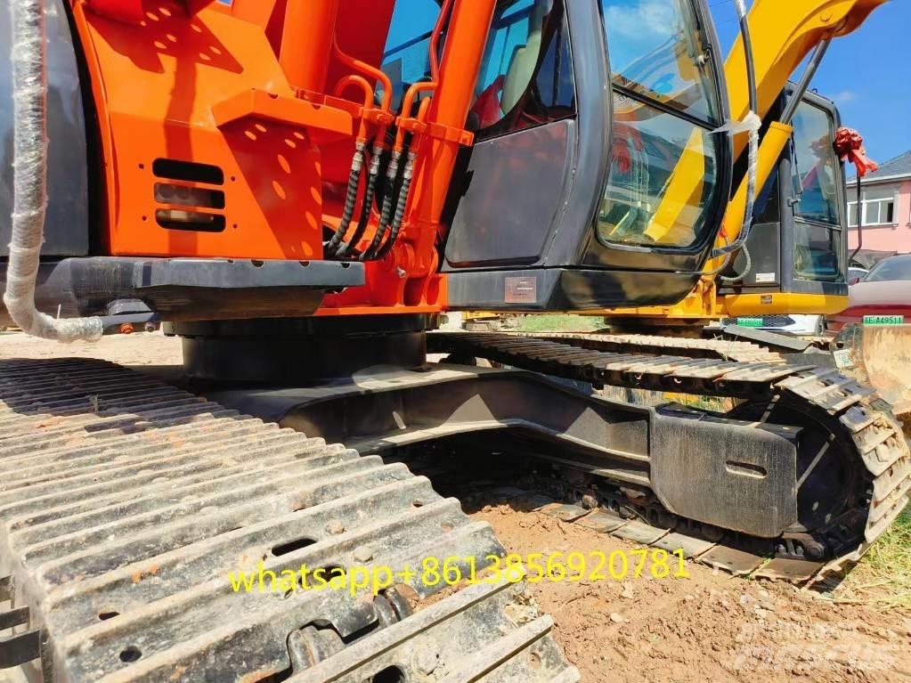 Hitachi ZX 135 US Pelle sur chenilles