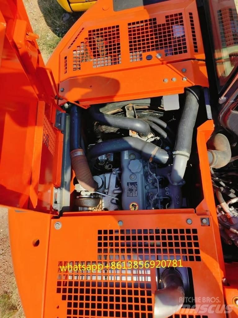 Hitachi ZX 135 US Pelle sur chenilles