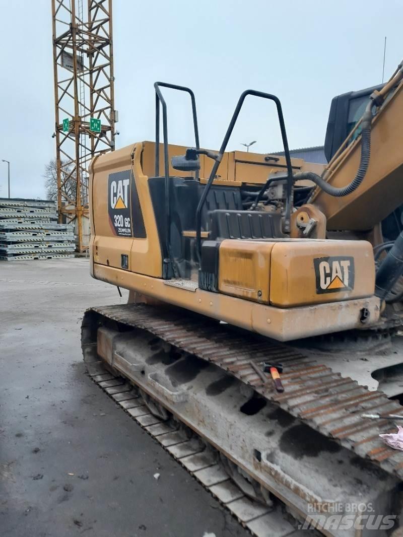 CAT 320GC Pelle sur chenilles