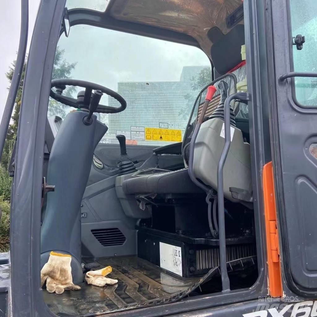 Doosan DX60W Pelle sur pneus