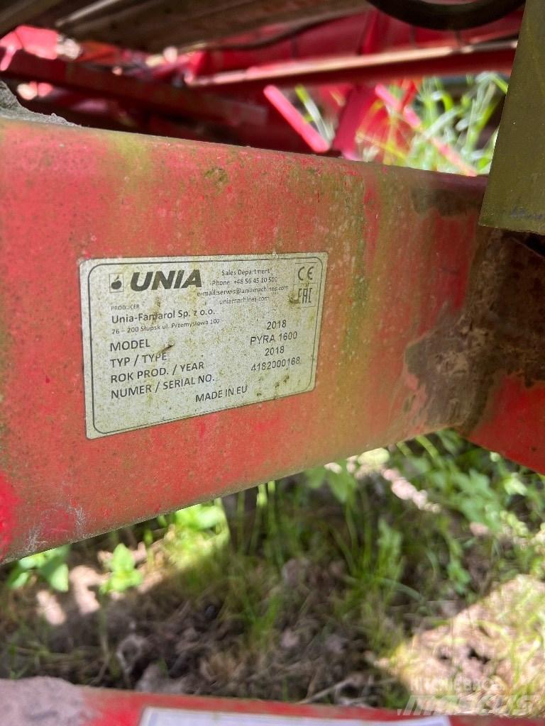 Unia PYRA 1600 Moissoneuse de Pomme de Terre