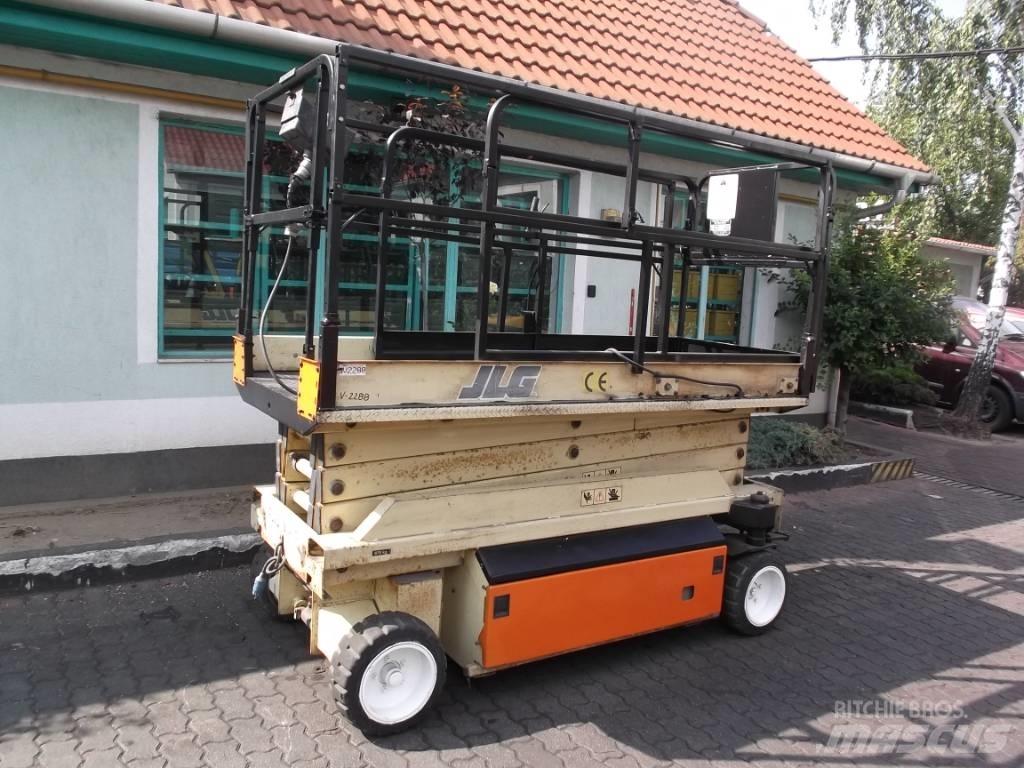 JLG 2646E      V-2288 Mât vertical