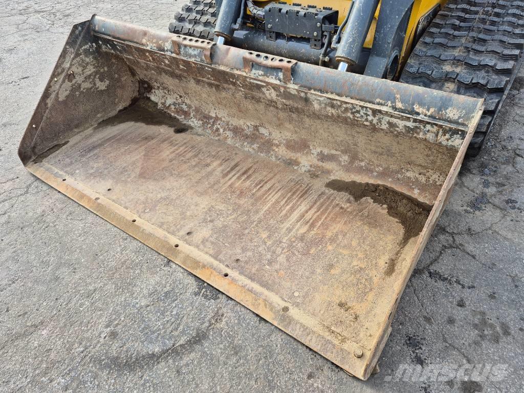 John Deere 331 Chargeuse compacte