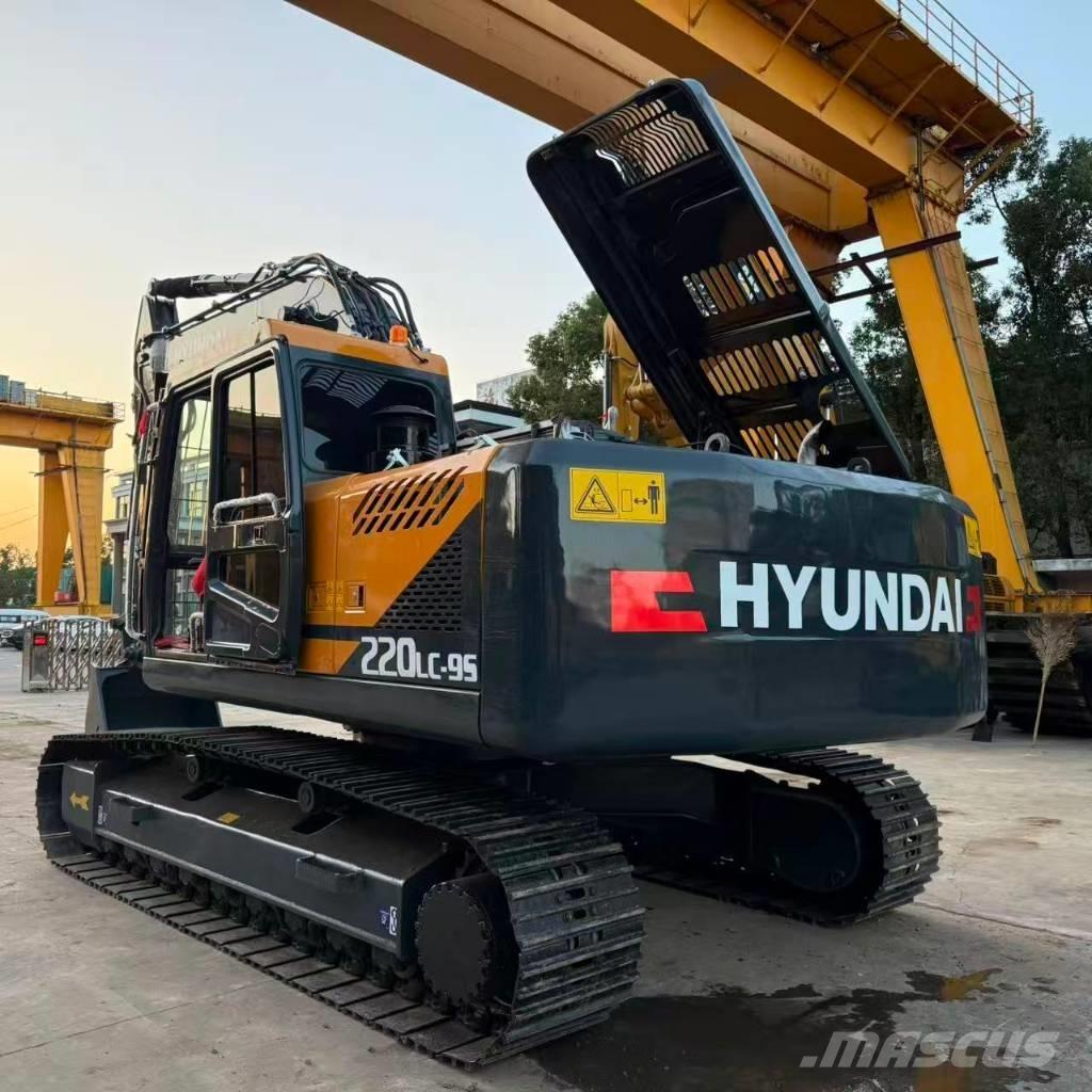 Hyundai R220LC-9S Pelle sur chenilles