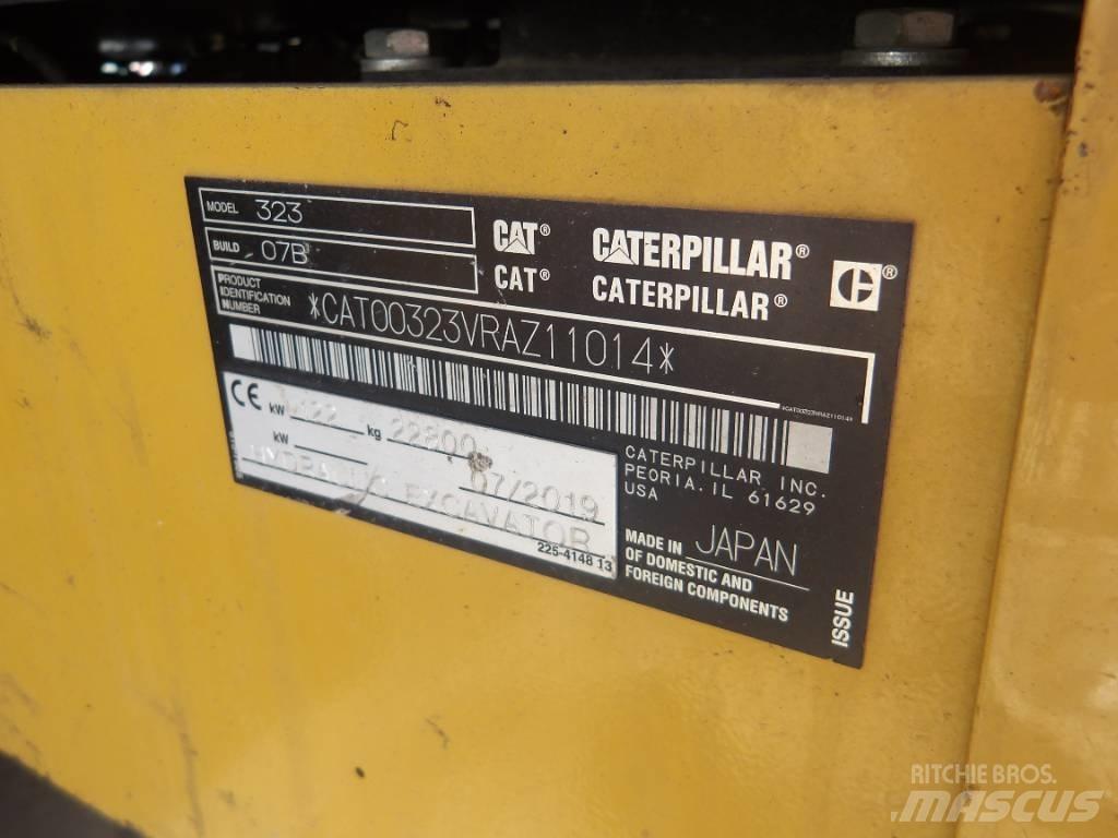 CAT 323 Pelle sur chenilles