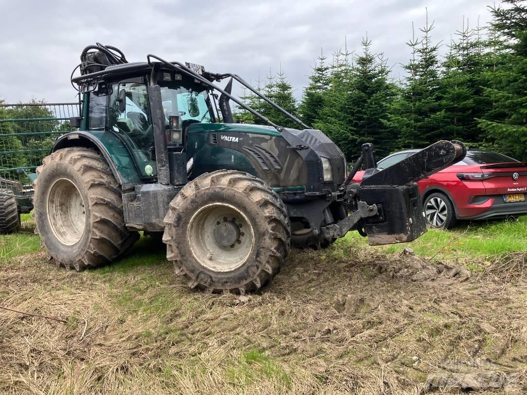 Valtra T 213 V Tracteurs forestiers