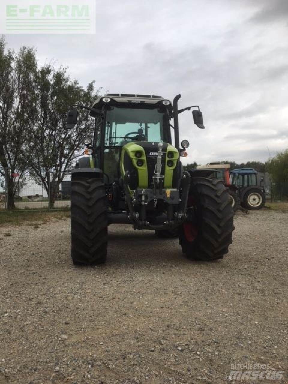 CLAAS axos 240 Tracteur