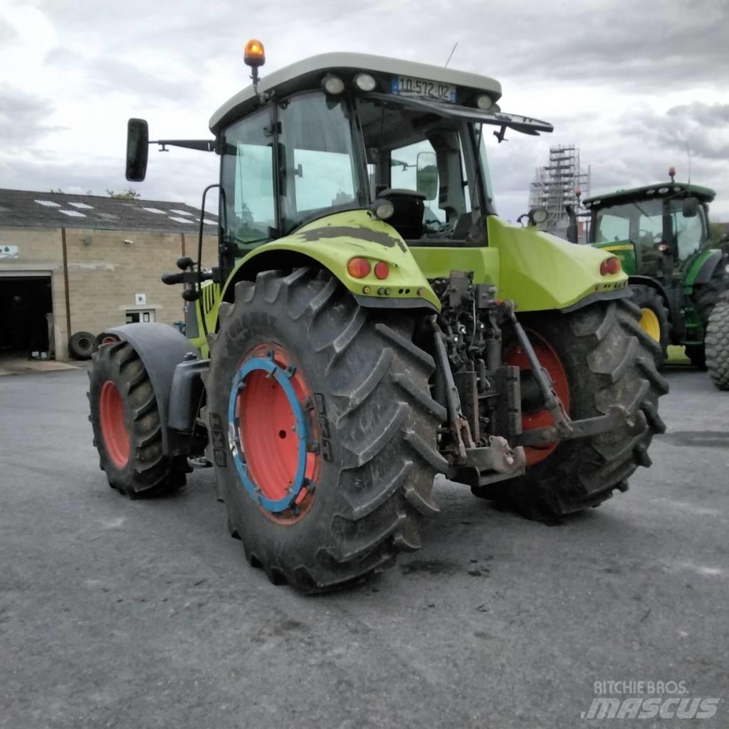 CLAAS Arion 640 Tracteur