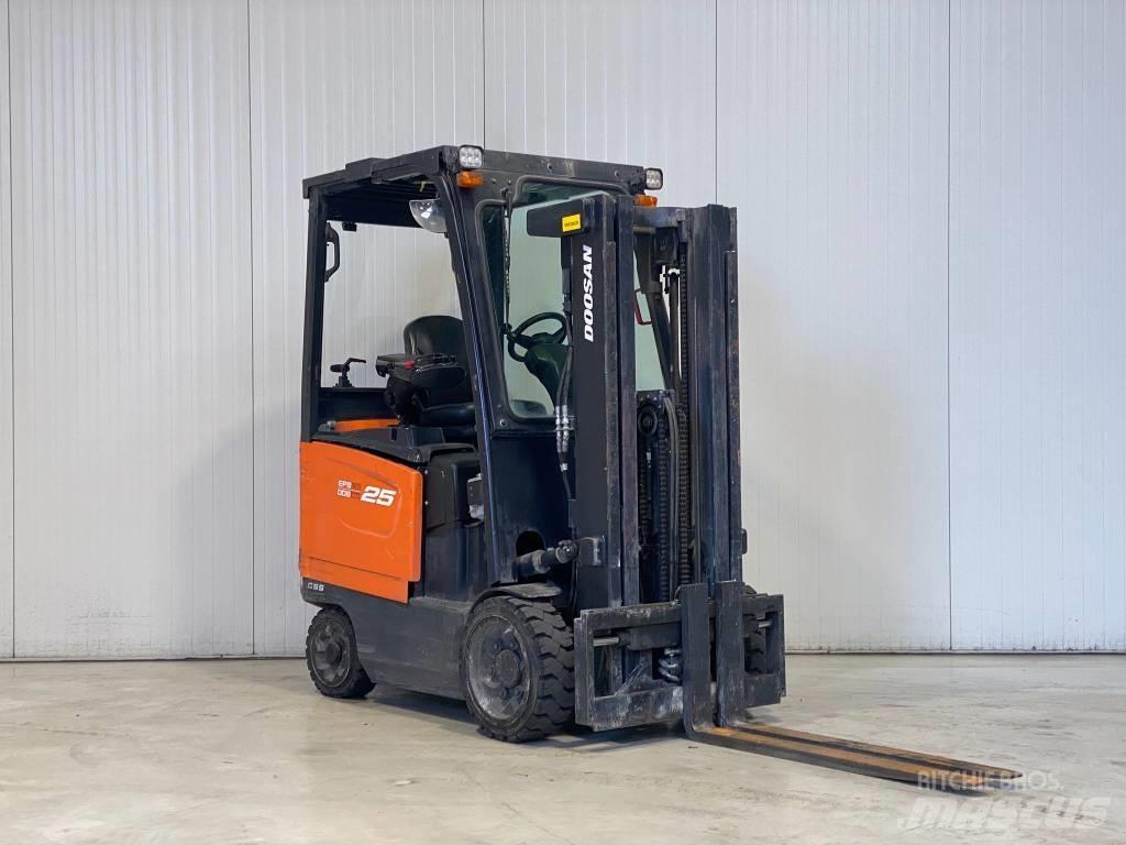 Doosan BC25S-7 Chariots élévateurs électriques