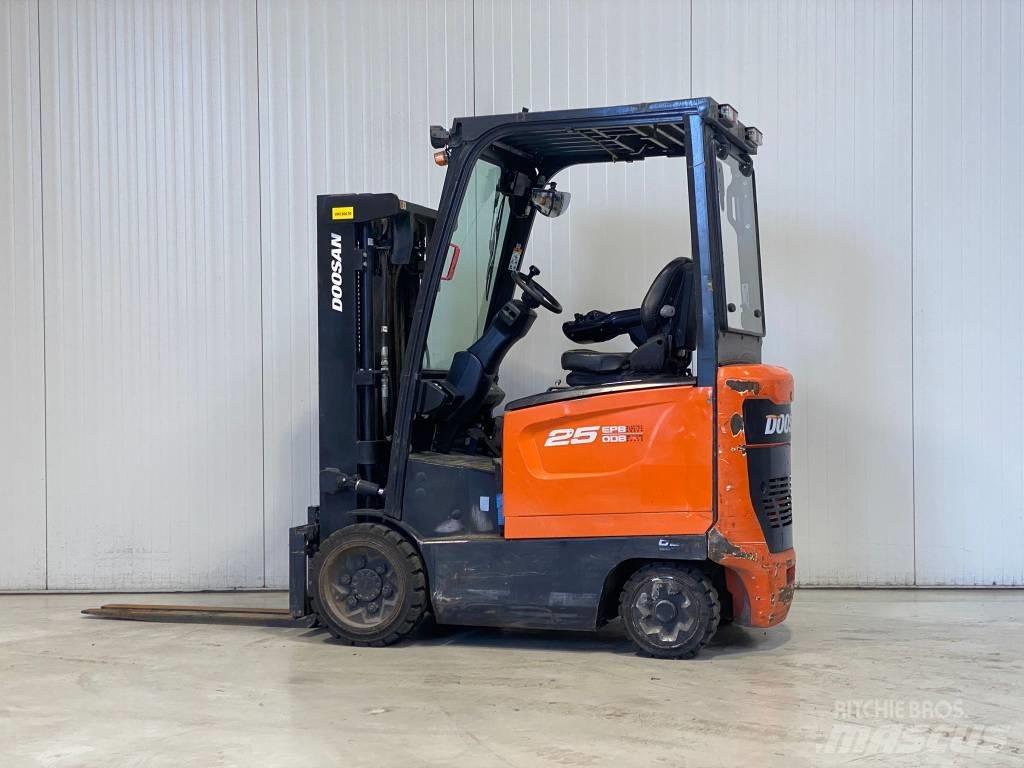 Doosan BC25S-7 Chariots élévateurs électriques