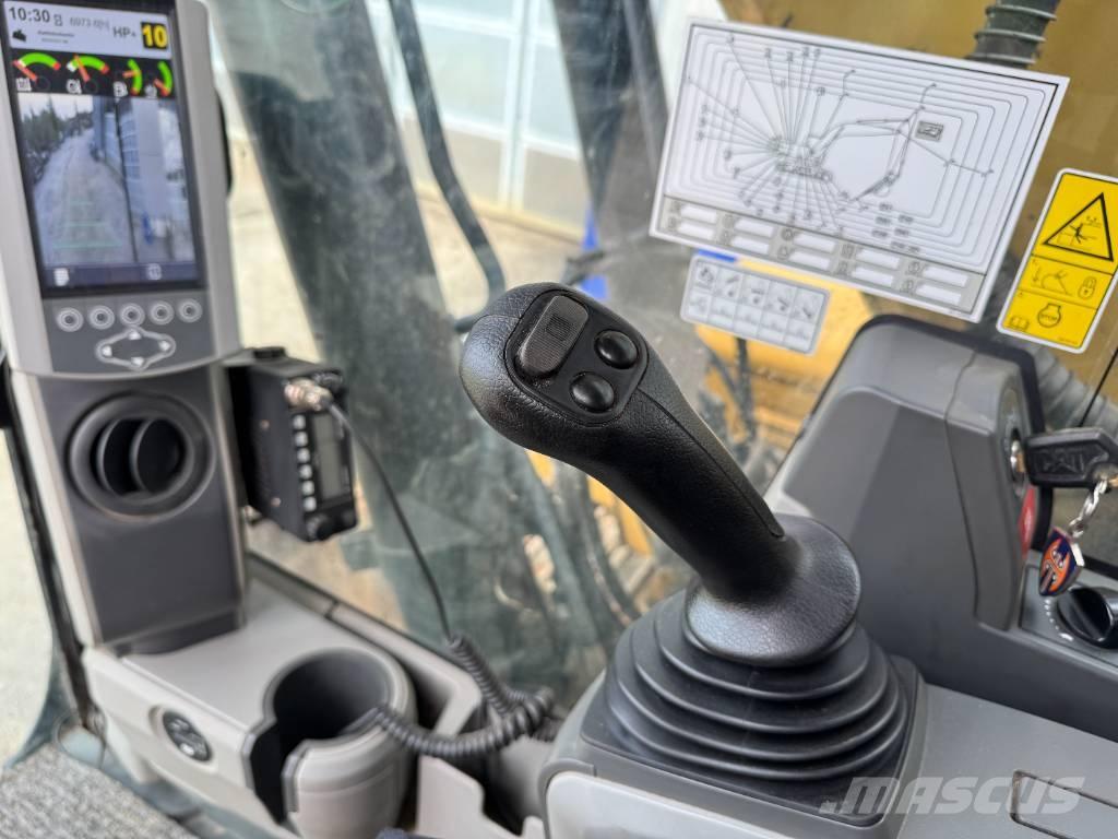 CAT 318 Pelle sur chenilles