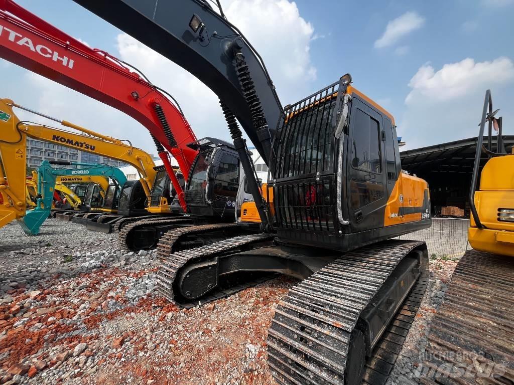 Hyundai HX 220 Pelle sur chenilles