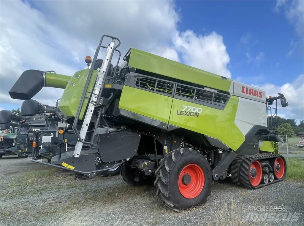 CLAAS 7700 TT Moissonneuse batteuse