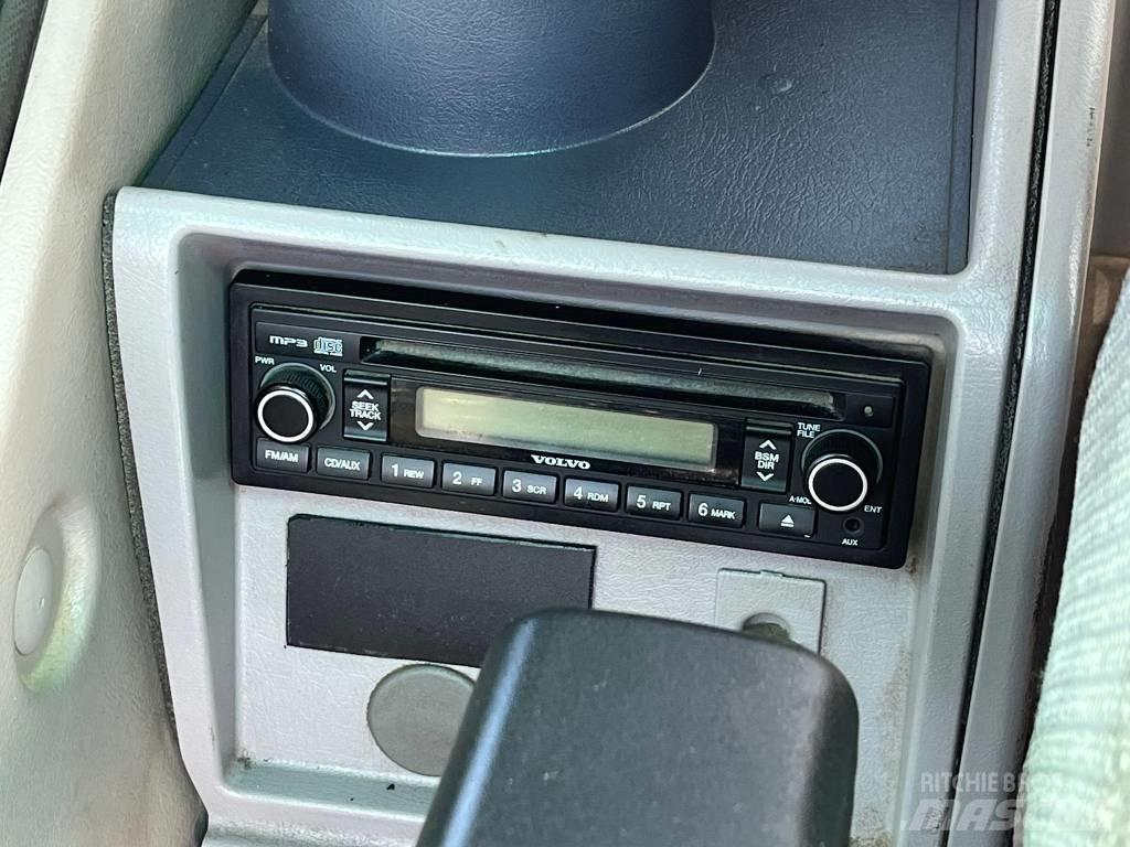 Volvo EW 160 C Pelle sur pneus