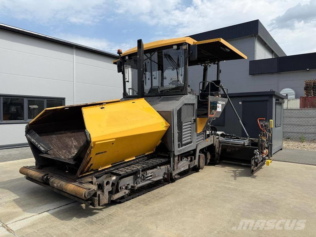 Volvo P 7820 D Finisseur