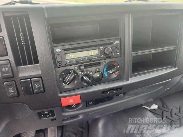 Isuzu FTR Camion Fourgon
