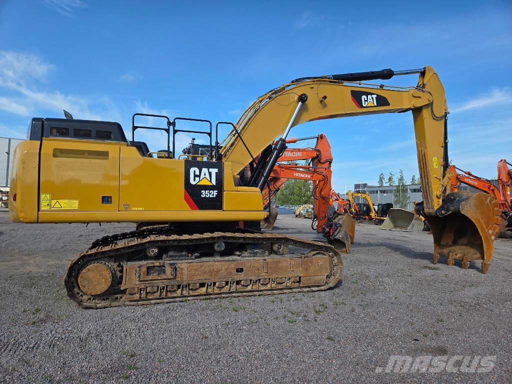 CAT 352 F Pelle sur chenilles