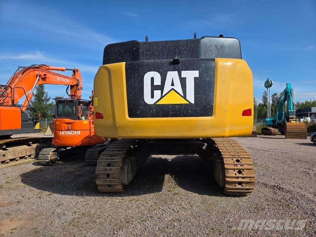 CAT 352 F Pelle sur chenilles