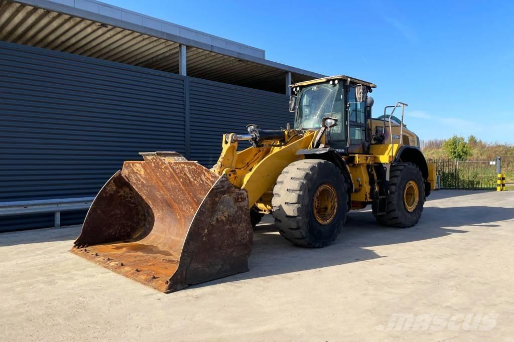 CAT 972M Chargeuse sur pneus