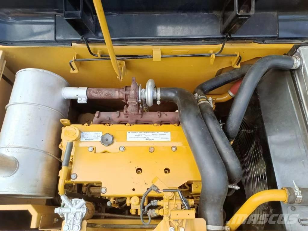 CAT 320 D Mini pelle 7t-12t