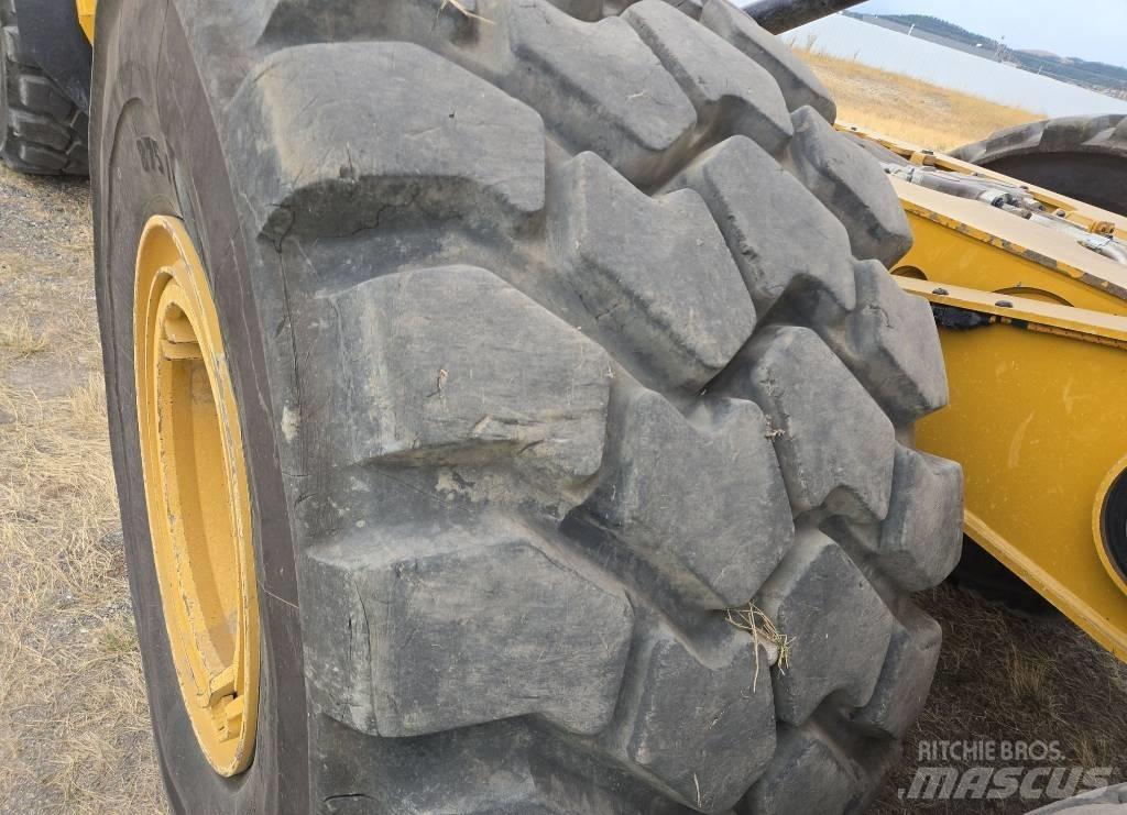 CAT 745 Tombereau articulé