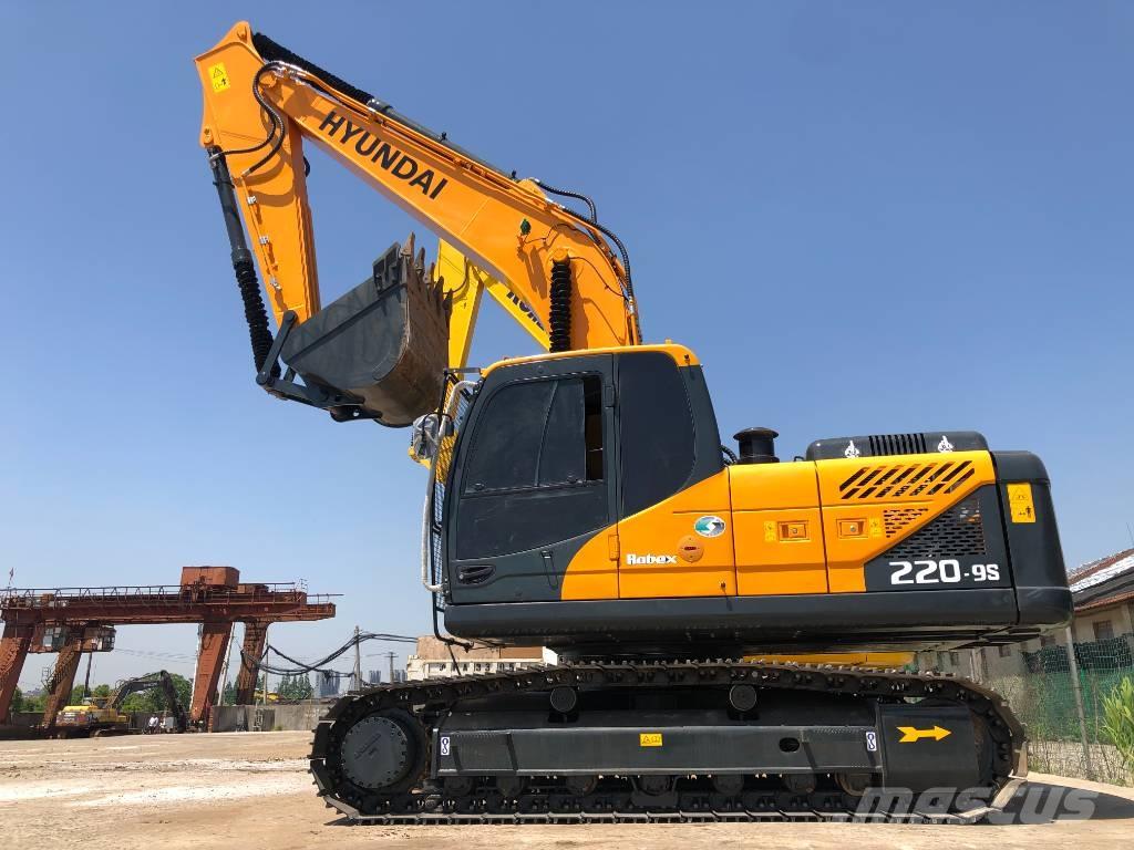 Hyundai R220LC-9S Pelle sur chenilles