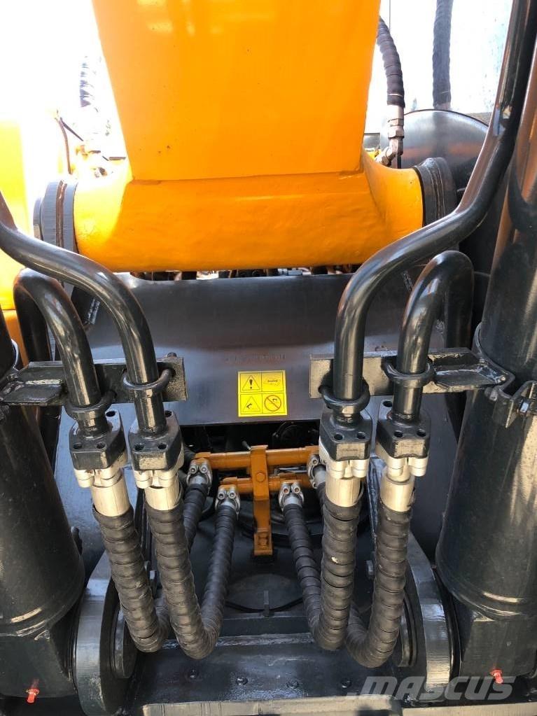 Hyundai R220LC-9S Pelle sur chenilles