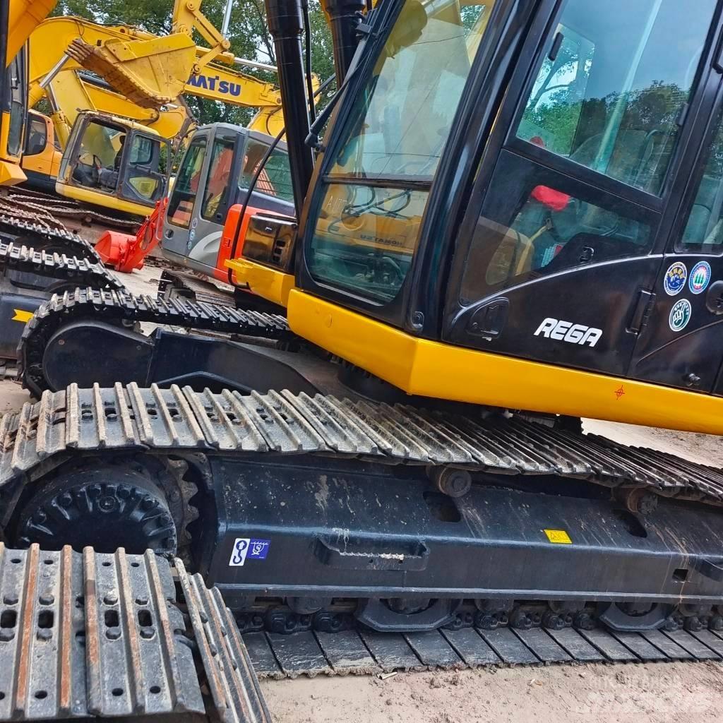 CAT 323 D Pelle sur chenilles