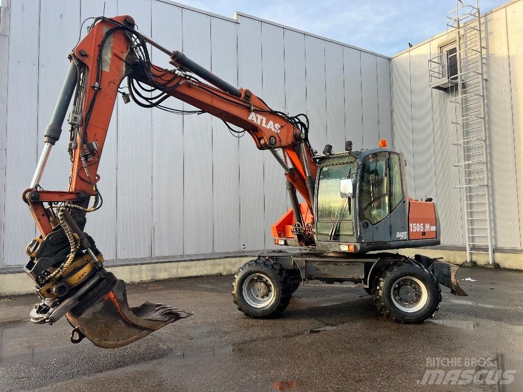 Atlas 1505 M Pelle sur pneus