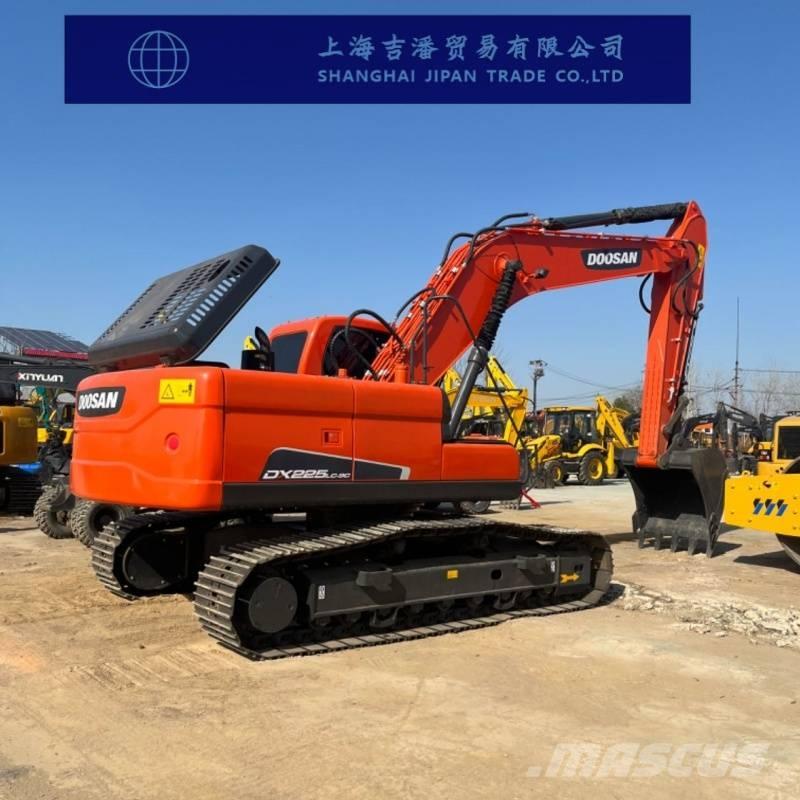 Doosan DX 225 Pelle sur chenilles