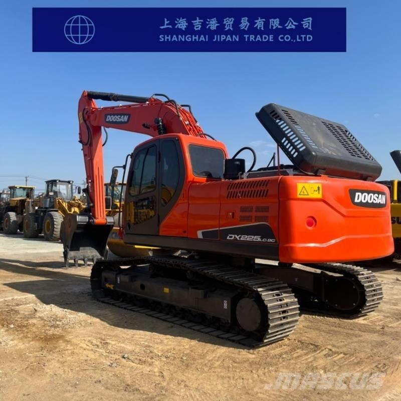 Doosan DX 225 Pelle sur chenilles