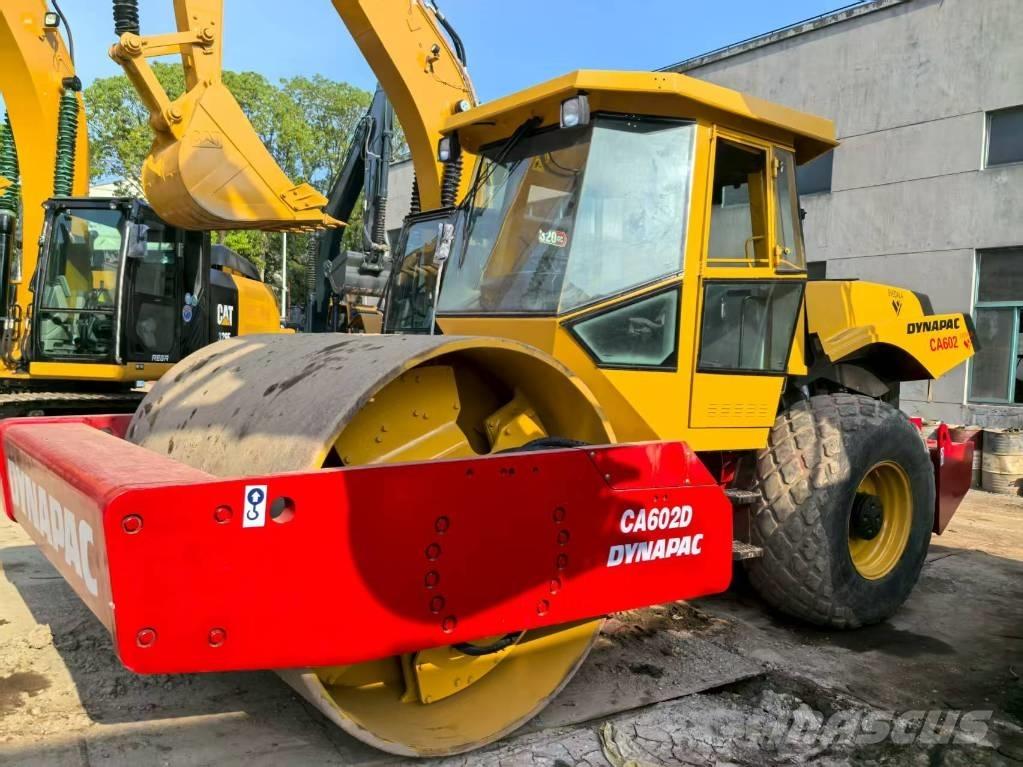 Dynapac CA 602 D Rouleaux monocylindre