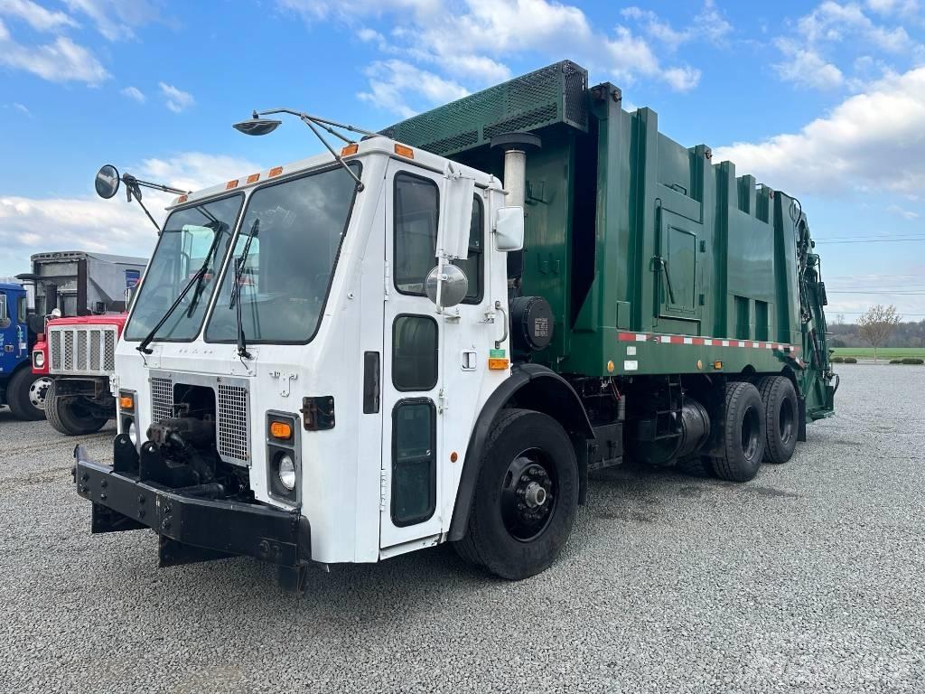 Mack LE613 Camion poubelle