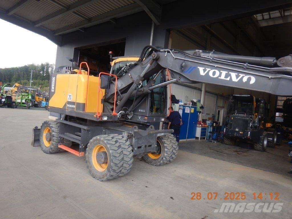 Volvo EWR 150 E Pelle sur pneus
