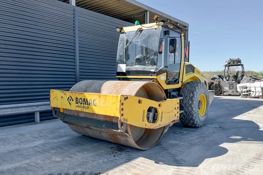Bomag BW 213 D-5 Rouleaux monocylindre