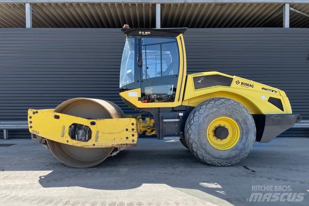 Bomag BW 213 D-5 Rouleaux monocylindre