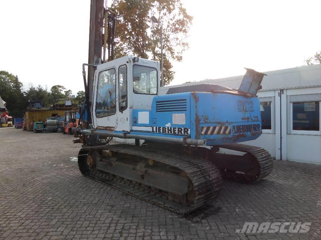 Liebherr R 902 Camion foreuse