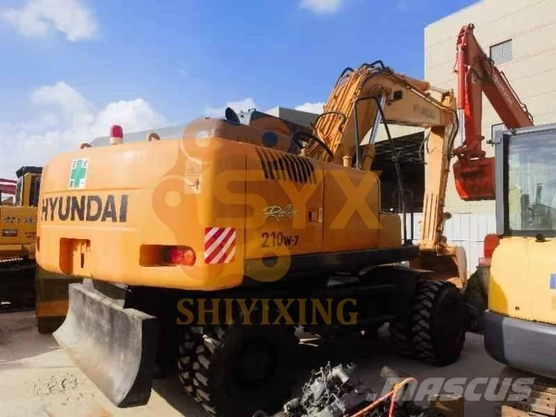 Hyundai 210W-7 Pelle sur pneus
