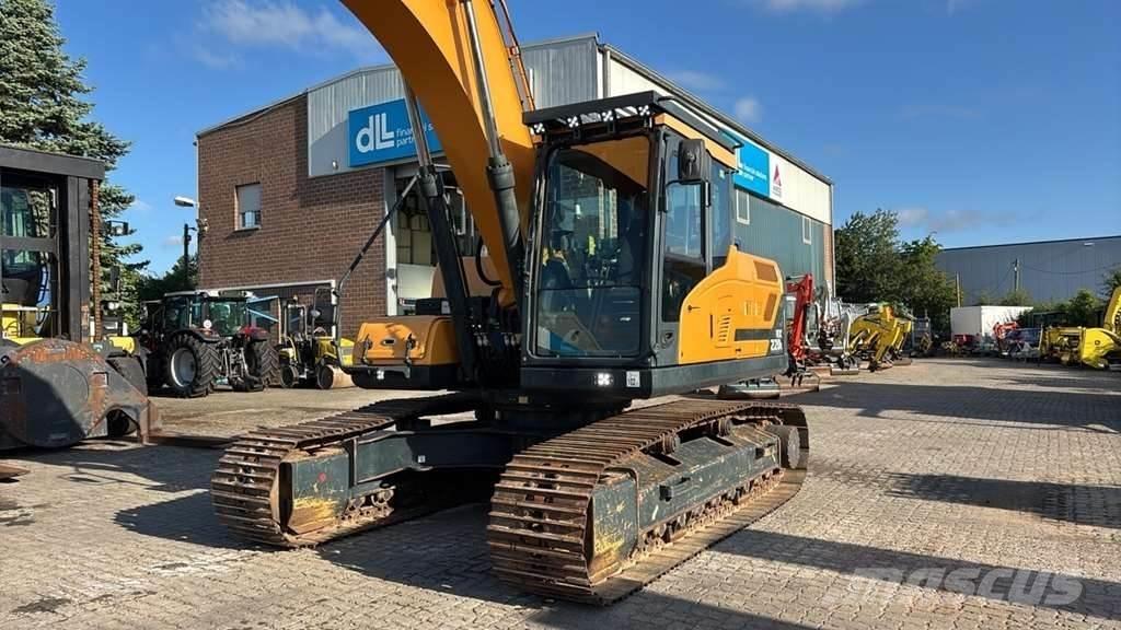 Hyundai HX220L Pelle spéciale