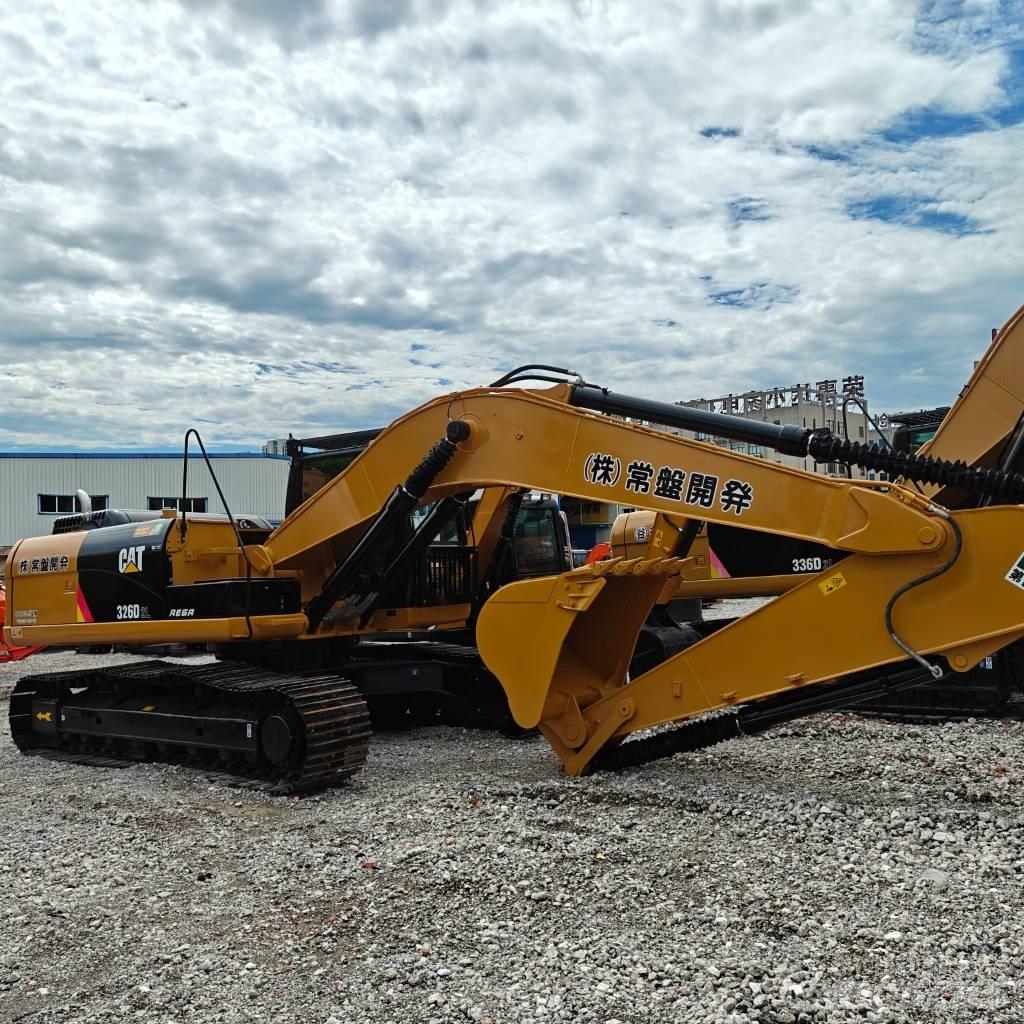 CAT 326D2 Pelle sur chenilles